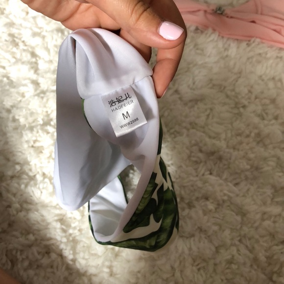 Medium bathing suit - Picture 3 of 4